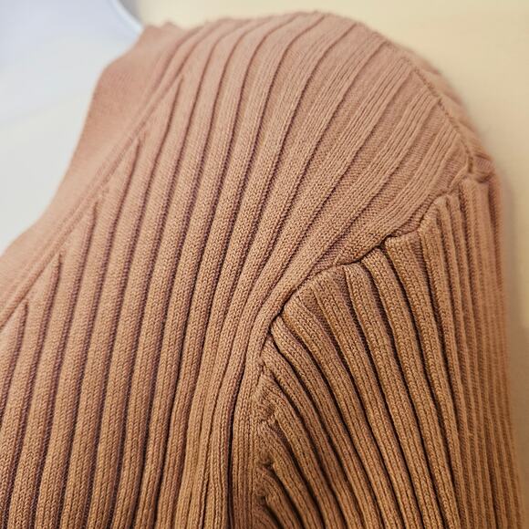 H&M Tan Button Front Ribbed Sweater Size L Minimalist Staple Capsule - Picture 2 of 9